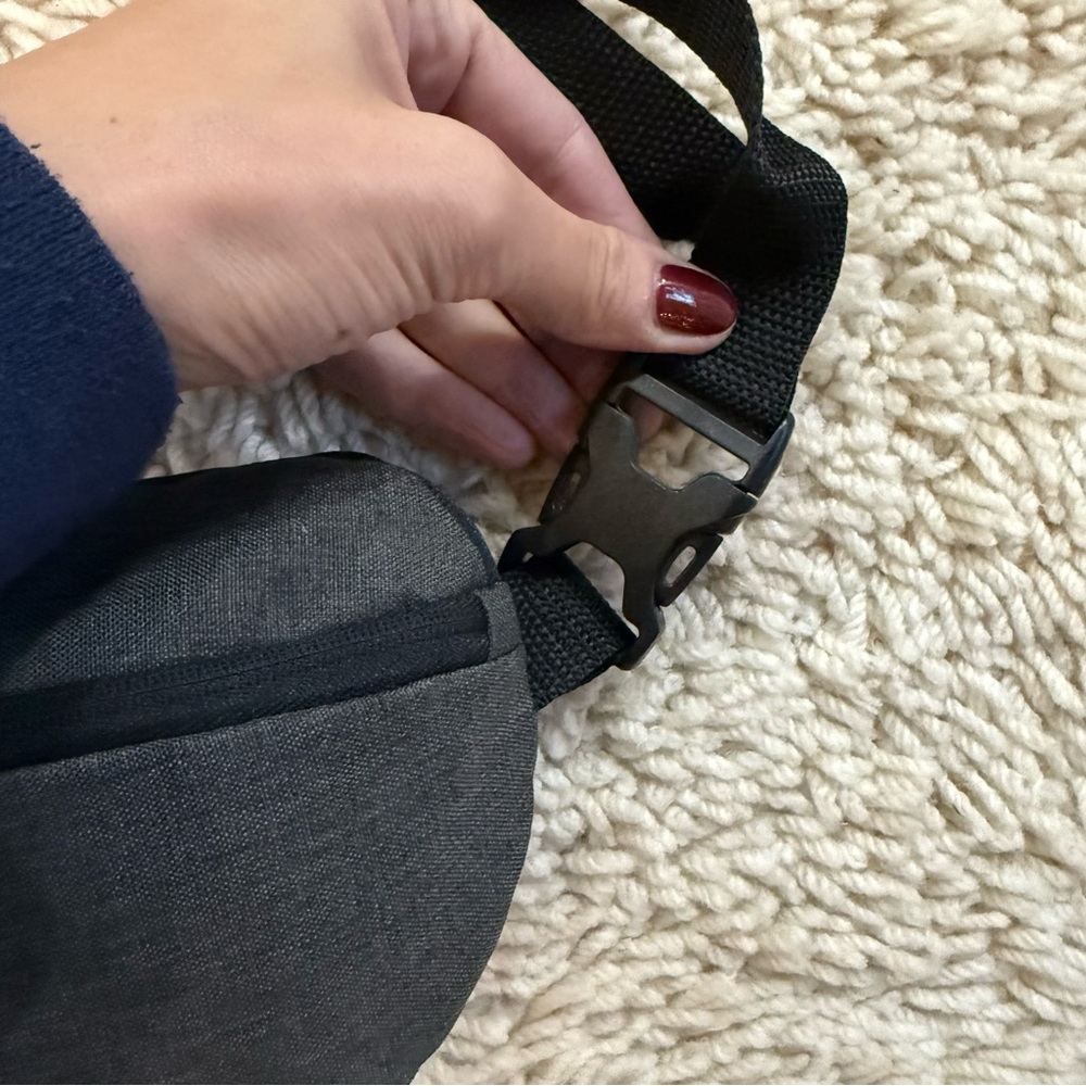 Therabody | Polaris Amenity Kit Chest / Fanny Pack Bag View 3